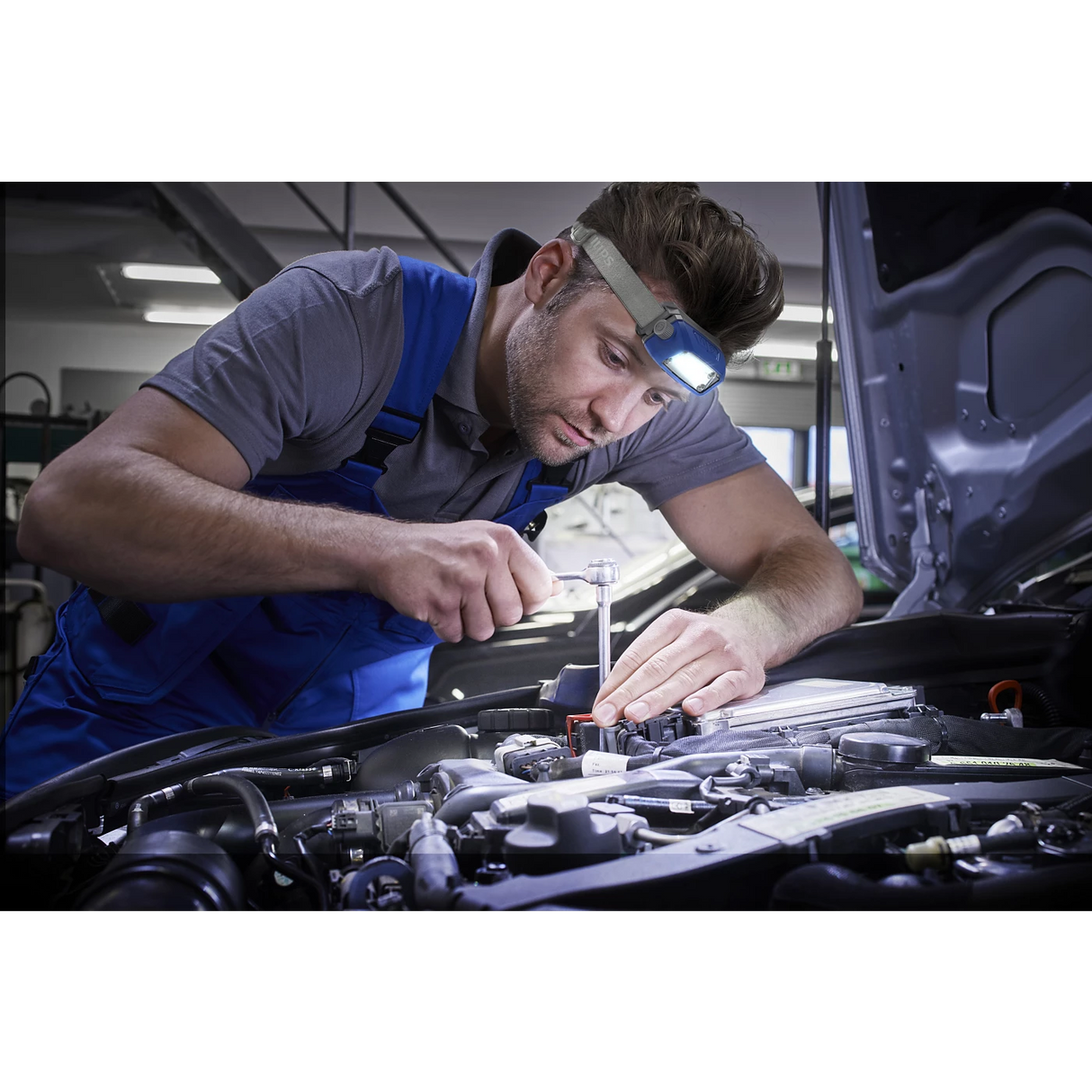 פנס ראש Philips HL22M