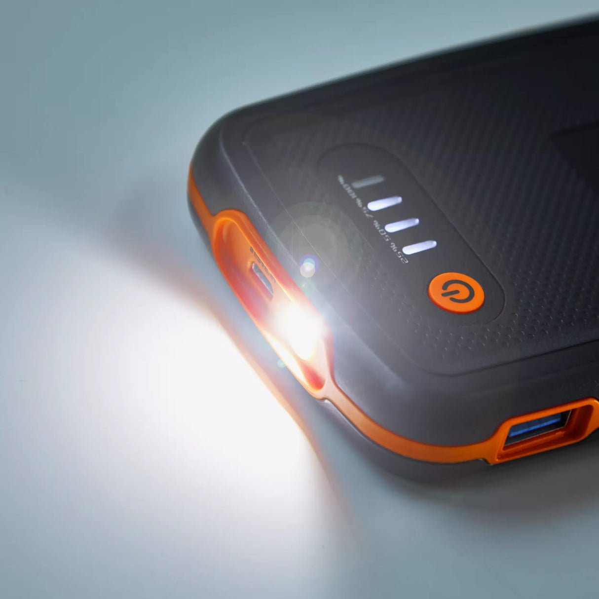 בוסטר התנעה OSRAM BATTERYstart 200