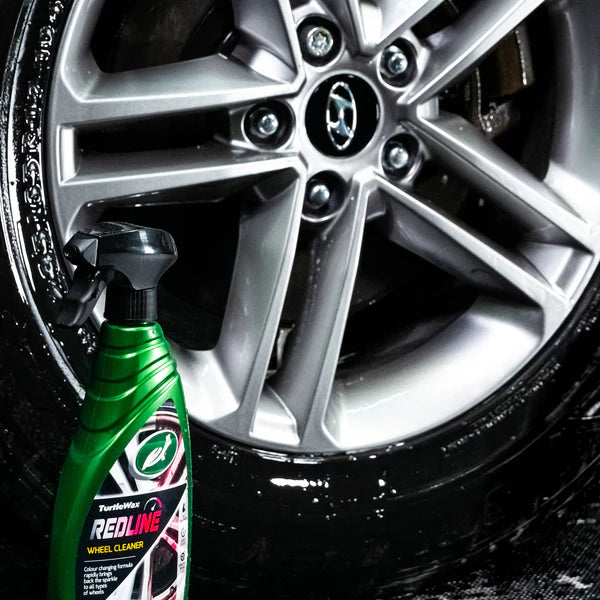 מנקה ומחדש ג’אנטים לרכב Turtle Wax Redline Wheel Restorer