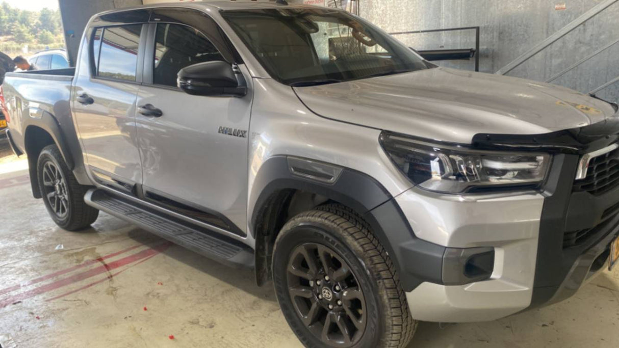 פסיי מגן וקישוט לטויוטה היילקס 2015 OEM