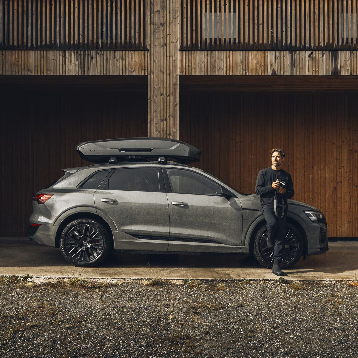 תא חפצים לגג הרכב Thule Motion 3 XL Low – 216×89×36 ס"מ | נפח 400 ליטר | טיטניום מבריק