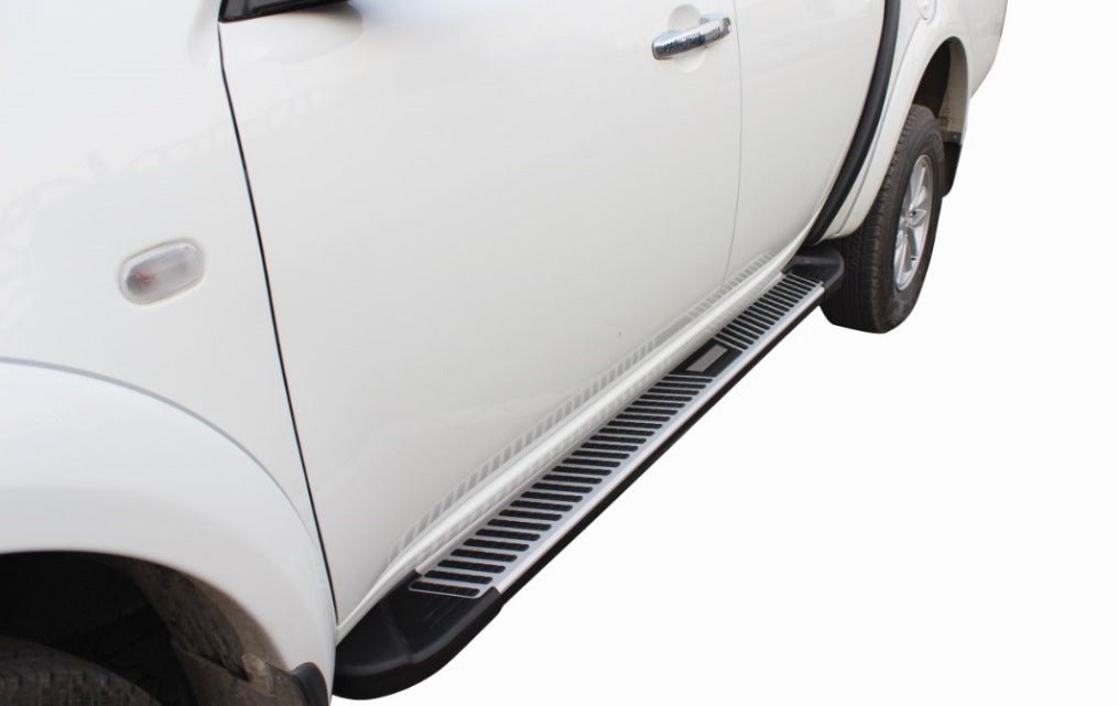 סט מדרכות צד PYR לאיסוזו D-MAX משנת 2008