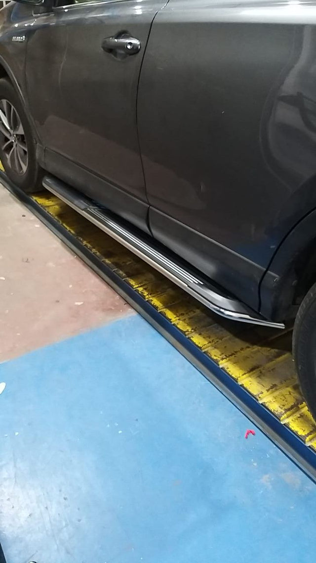 סט מדרכות צד לאאודי Q3 משנת 2019