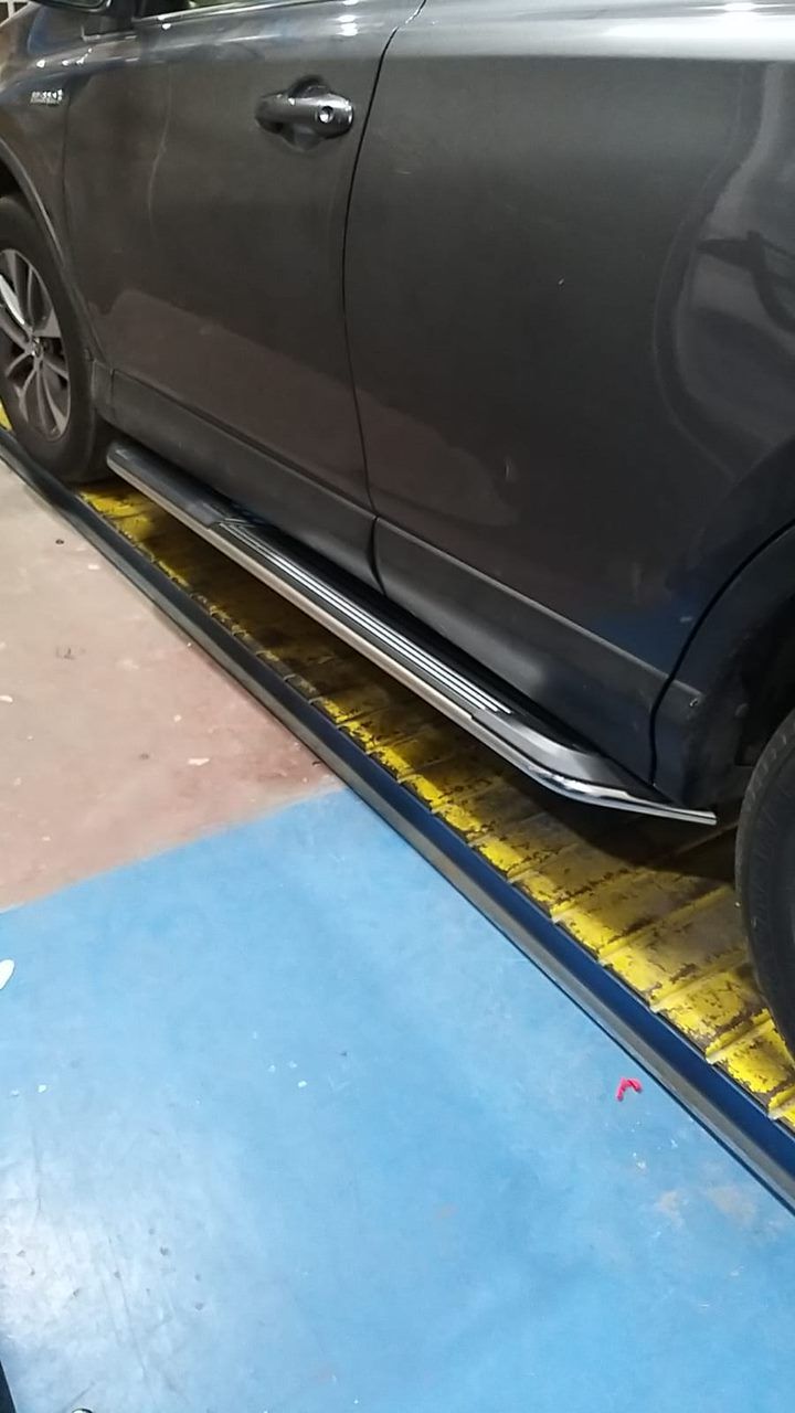מדרכות צד לרכב אאודי Q7 2016