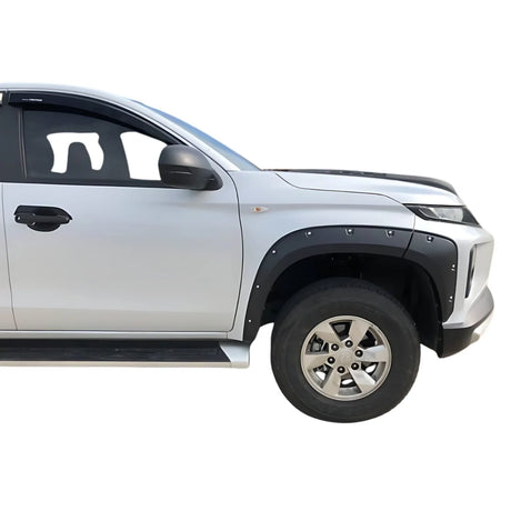 כנפונים מיצובישי L200 2019